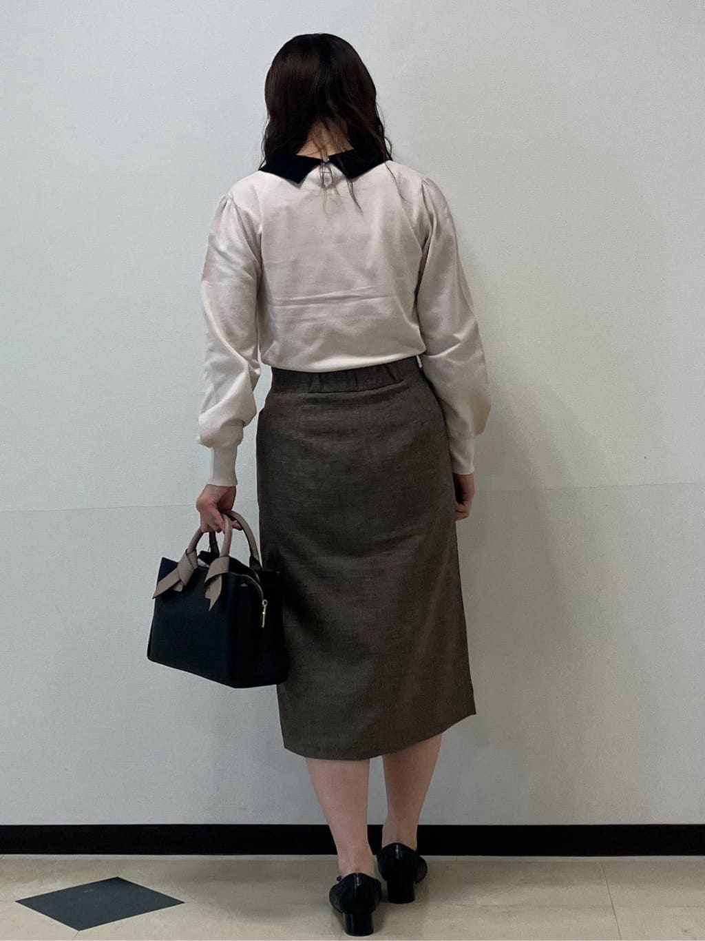 MAYUKIさんの「index｜ツイード調フロントジップタイトスカート【洗濯機OK／防シワ】」を使ったコーディネート