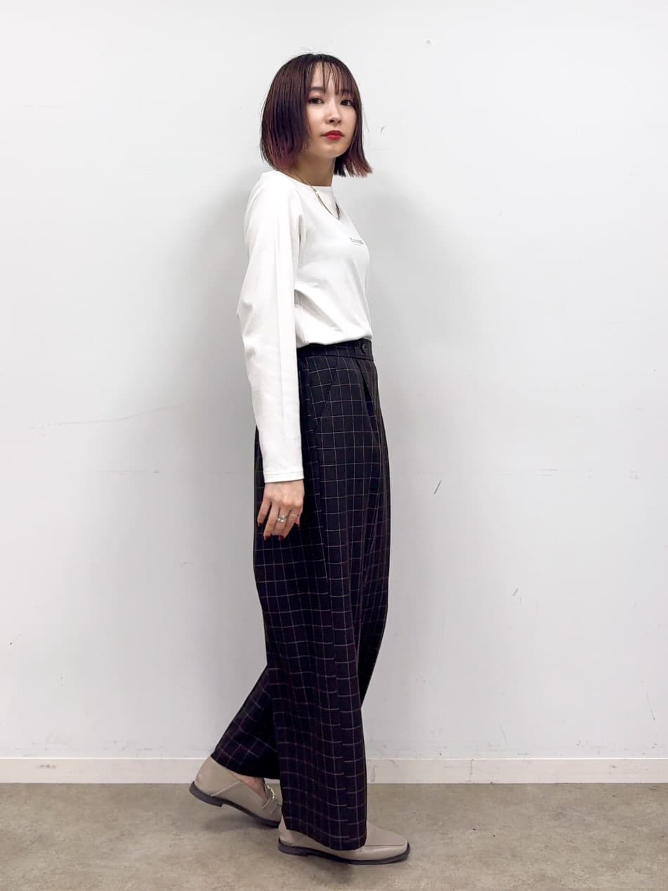 𝐜𝐡𝐢𝐤𝐚さんの「SHOO･LA･RUE｜【S-LL】寒暖差のある時期に 大人上品なシアーブルゾン」を使ったコーディネート