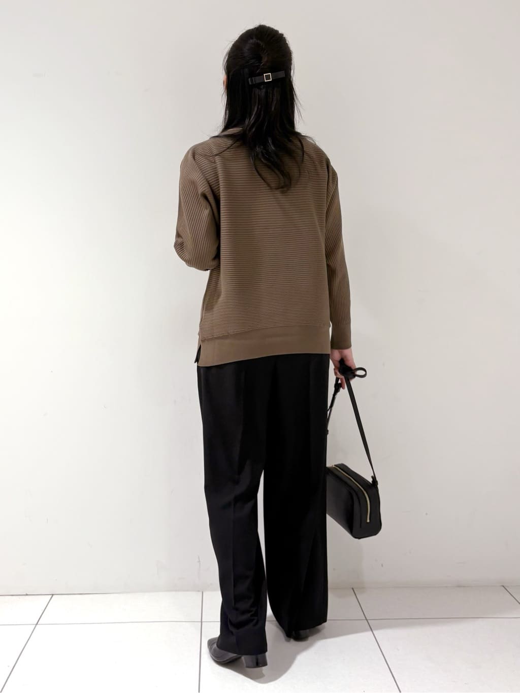 momokoさんの「INDIVI｜【洗える／体型カバー】美シルエットニット」を使ったコーディネート