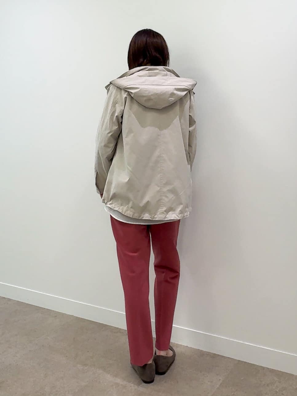 𝐜𝐡𝐢𝐤𝐚さんの「SHOO･LA･RUE｜【高レビュー/SS-LL/美脚シルエット】すっきりきれい見え テーパードパンツ」を使ったコーディネート