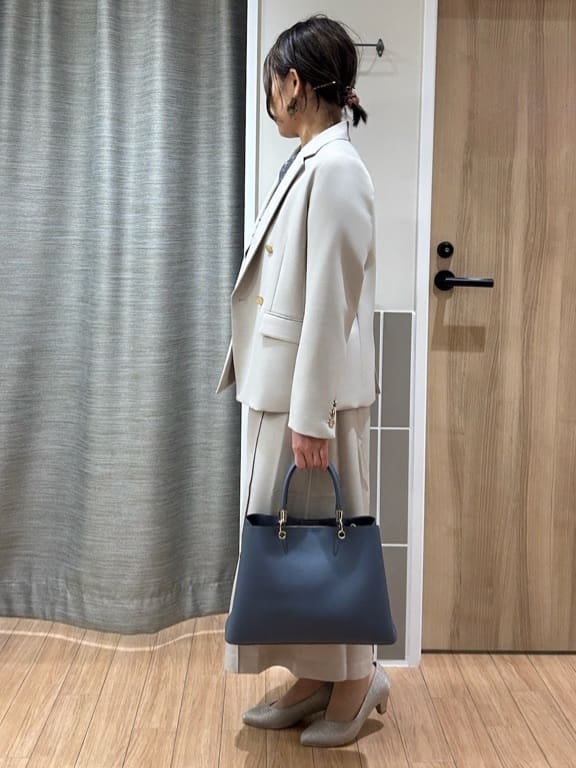 よっしーさんの「grove｜【カセット服】洗えるストレートシルエットスカート」を使ったコーディネート