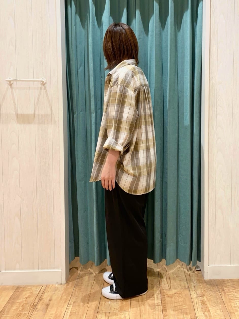 yuuさんの「SHOO･LA･RUE｜【洗濯機可/S-LL】程よい抜け感 大人のチェックシャツ」を使ったコーディネート