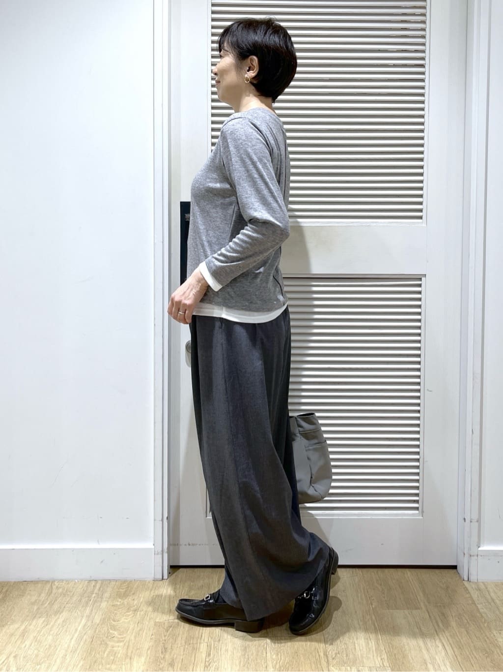 Miyazakiさんの「Dessin｜【セットアップ可・洗える】ハイウエストタックパンツ」を使ったコーディネート