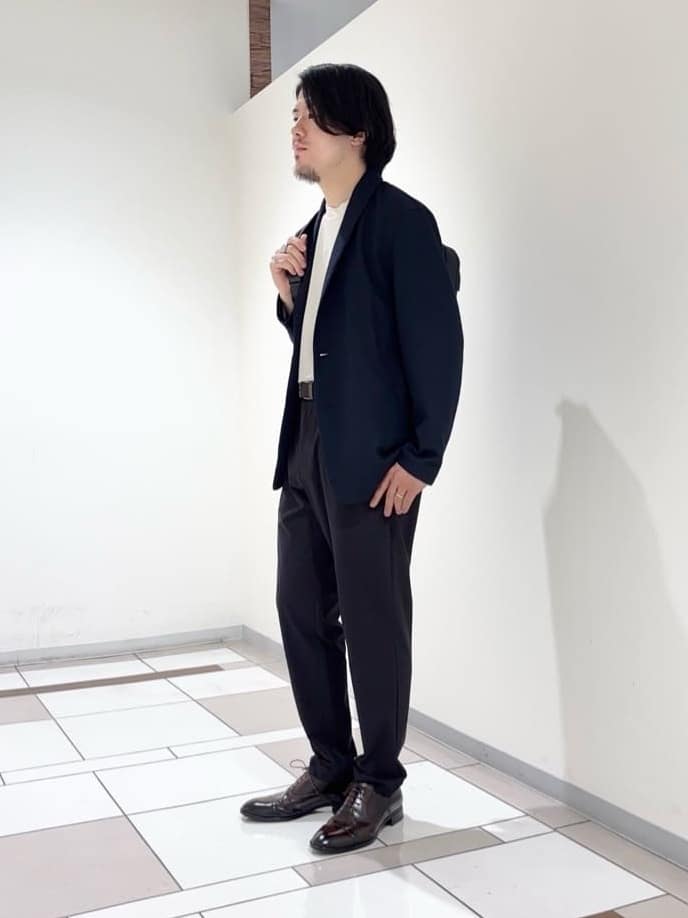 及川さんの「TAKEO KIKUCHI｜【尾州織】ショールカラー カーディガン」を使ったコーディネート
