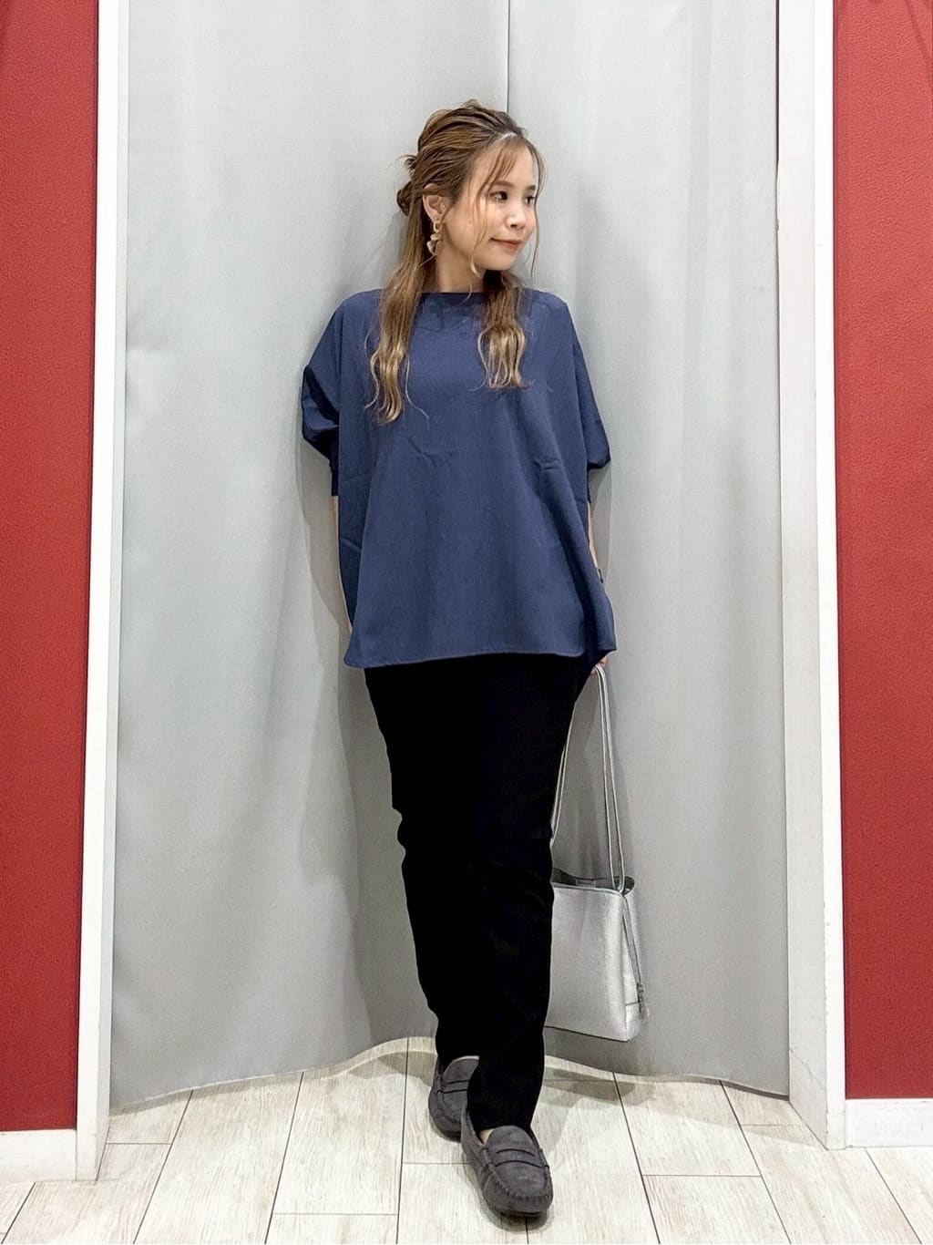 shioさんの「SHOO･LA･RUE｜【前後2WAY】着るだけで着映える ループヤーンベスト」を使ったコーディネート