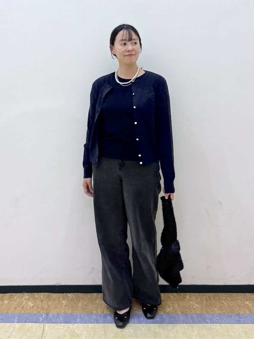 akariさんの「index｜クルーネックケーブルカーディガン【洗濯機OK】」を使ったコーディネート