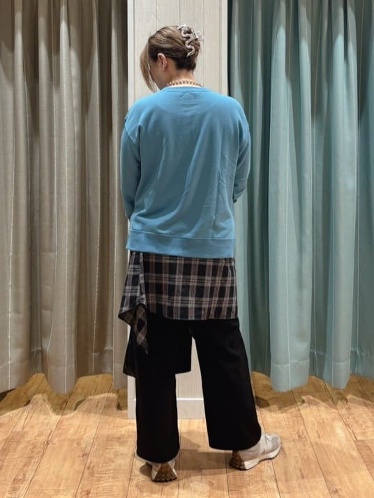 HANAさんの「SHOO･LA･RUE｜グラフィックアソート裏毛スウェット」を使ったコーディネート