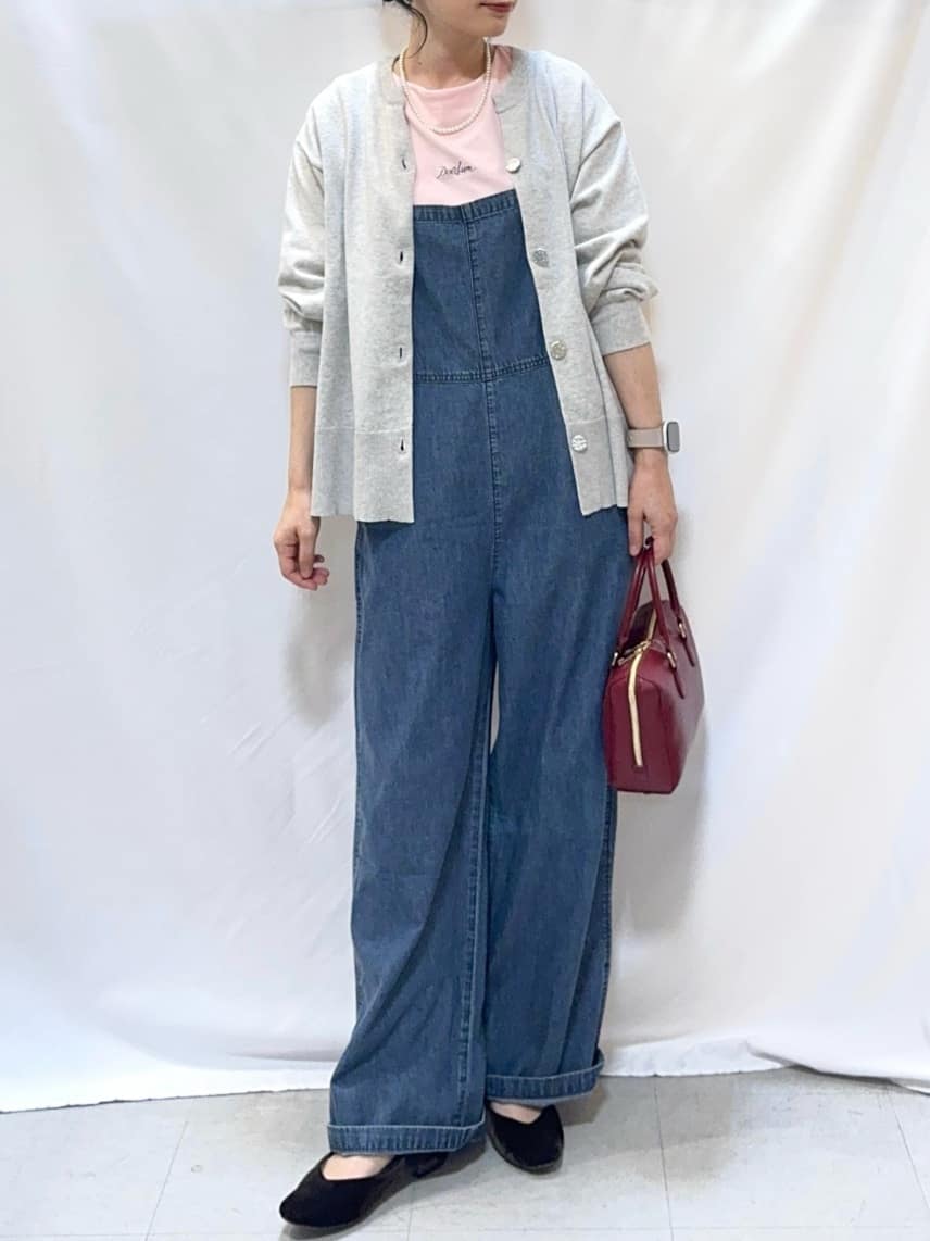 𝐇𝐢𝐫𝐨𝐦𝐢さんの「SHOO･LA･RUE｜【S-LL】美しく見せる ボートネックロンT」を使ったコーディネート
