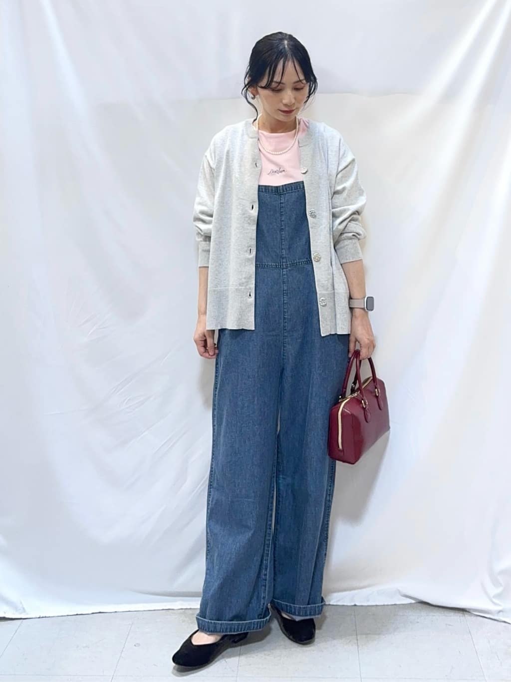 𝐇𝐢𝐫𝐨𝐦𝐢さんの「SHOO･LA･RUE｜【S-LL】美しく見せる ボートネックロンT」を使ったコーディネート