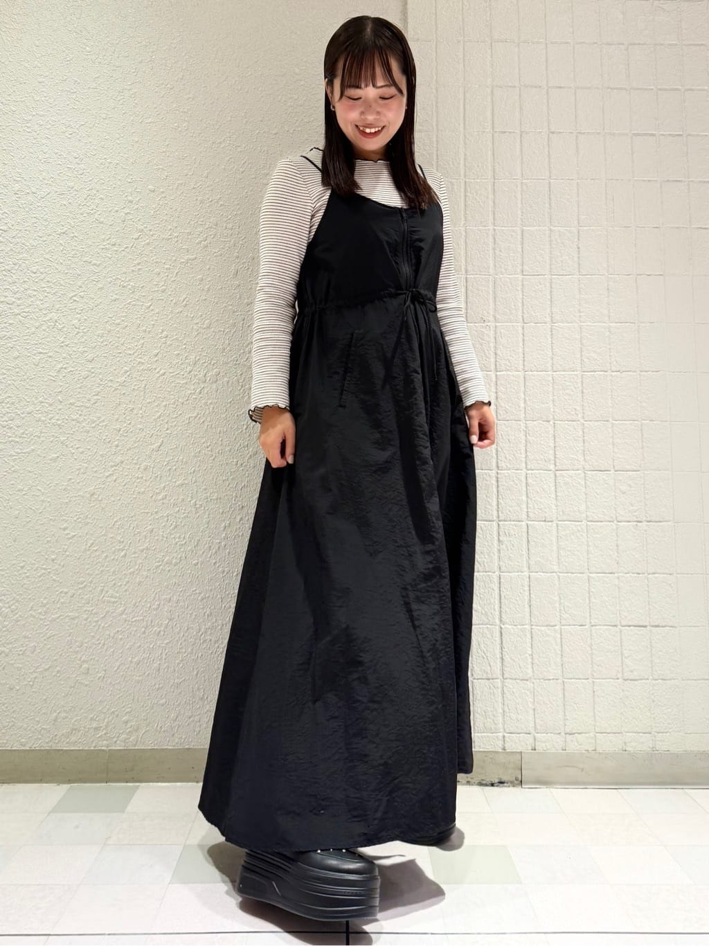 SEIKOさんの「ESPERANZA｜【EC先行販売】きゅんフィット厚底フラットキルティングスタッズスニーカー」を使ったコーディネート