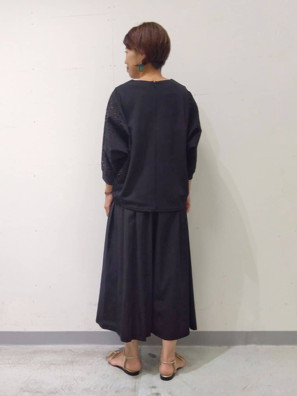 Kさんの「INDIVI｜【クールエアー素材／UVケア／セットアップ可能】エアリーフレアパンツ」を使ったコーディネート
