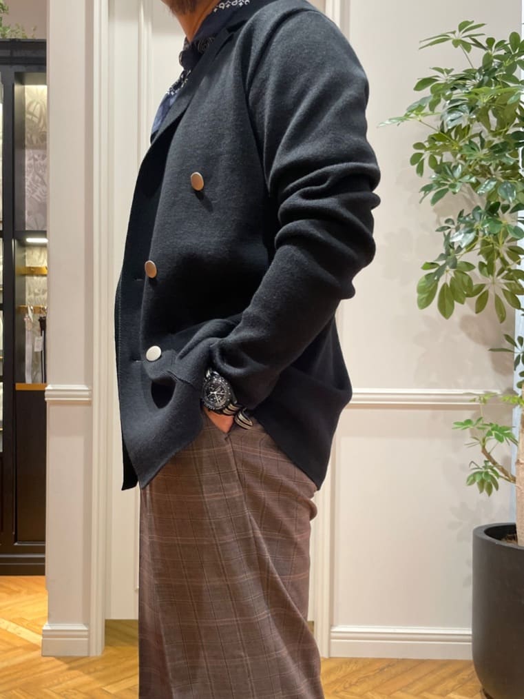 鶴田大士さんの「DRESSTERIOR｜ダブルブレスト ニットジャケット」を使ったコーディネート