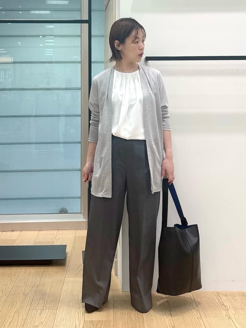 asamiさんの「INDIVI｜【UVケア】タックブラウス」を使ったコーディネート