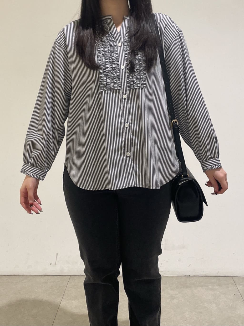 emikaさんの「INDIVI｜【洗える】胸元タックフリル長袖ブラウス」を使ったコーディネート