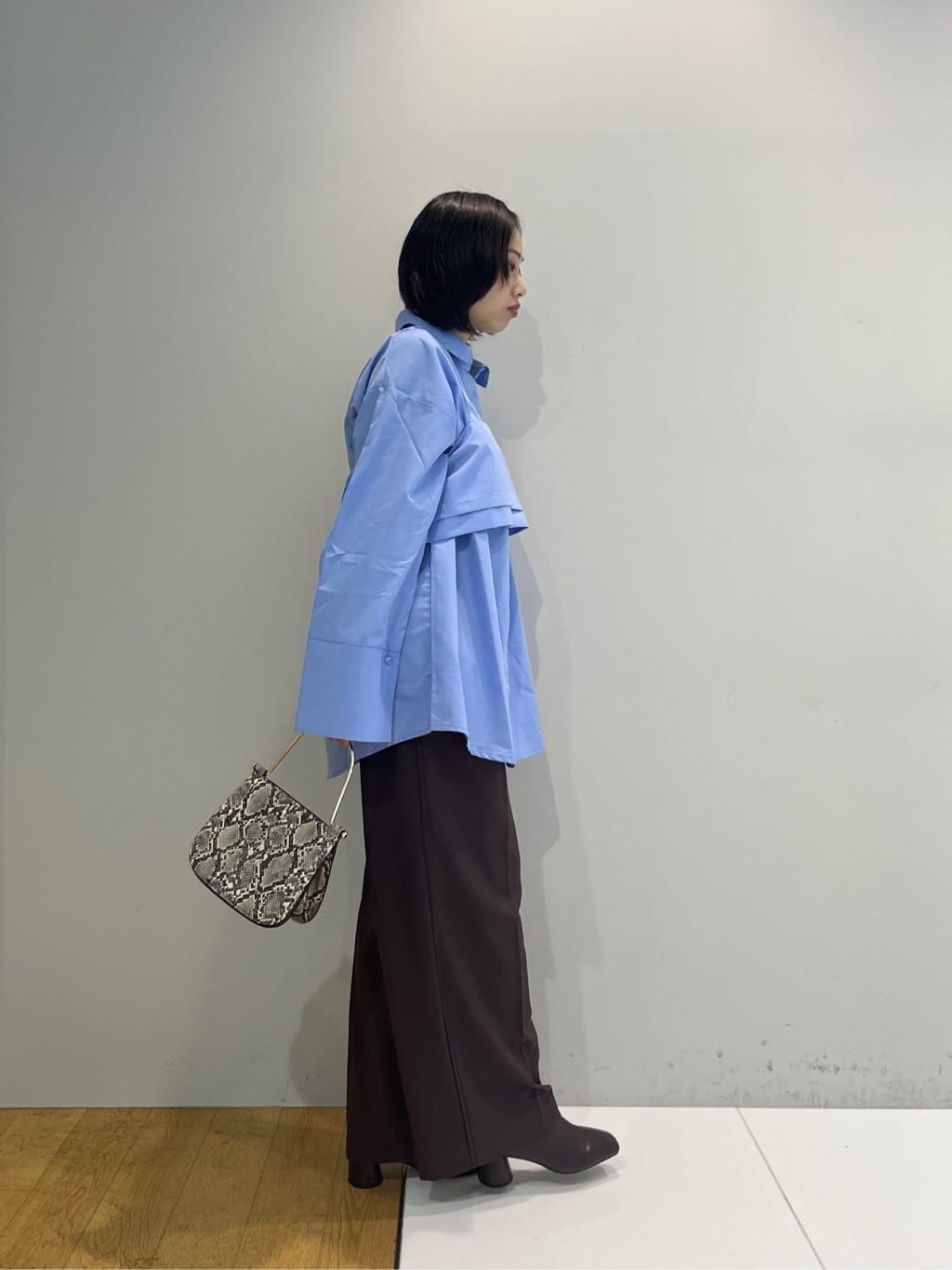 Harukaさんの「INDIVI｜Comfy SET UP｜イージーストレートワイドパンツ【セットアップ対応／通勤/カセット服】」を使ったコーディネート