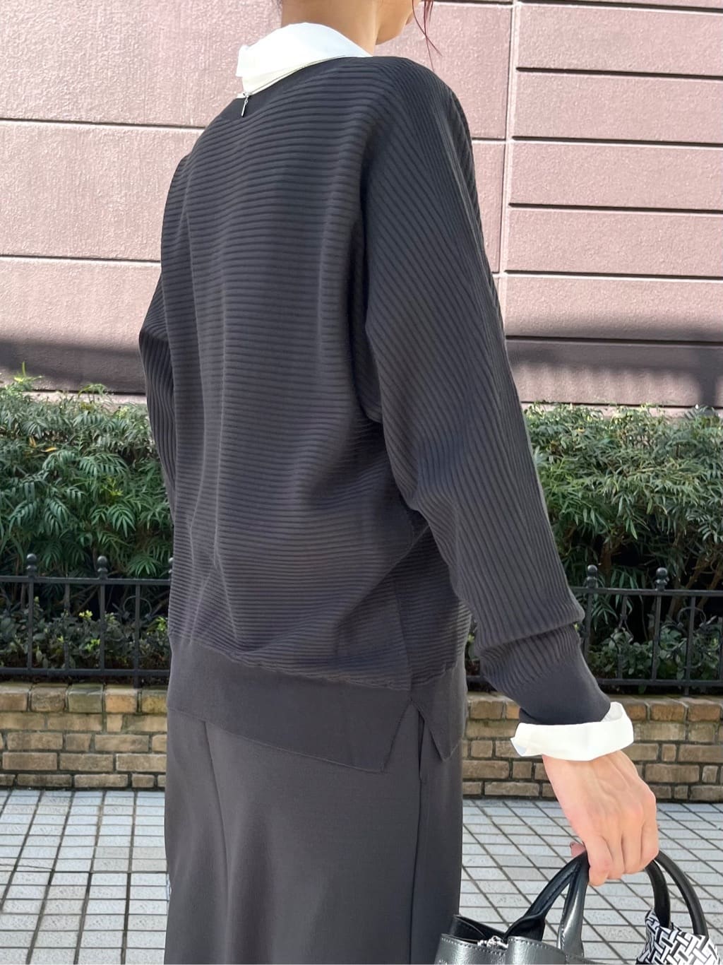 shioriさんの「INDIVI｜【洗える／体型カバー】美シルエットニット」を使ったコーディネート