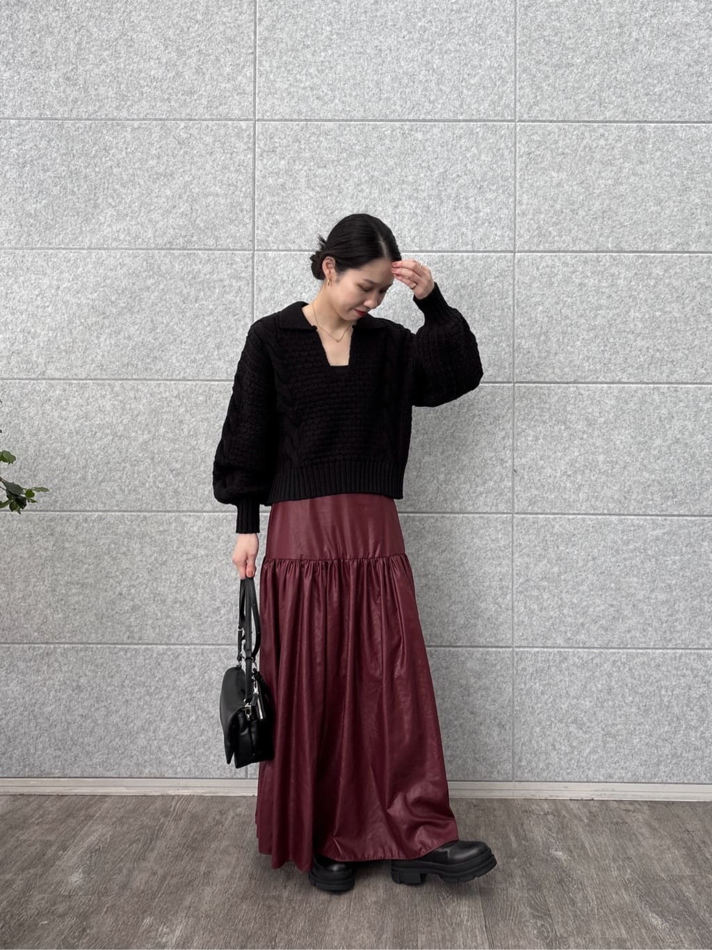 ひなさんの「INDIVI｜スキッパーフォルムニット」を使ったコーディネート