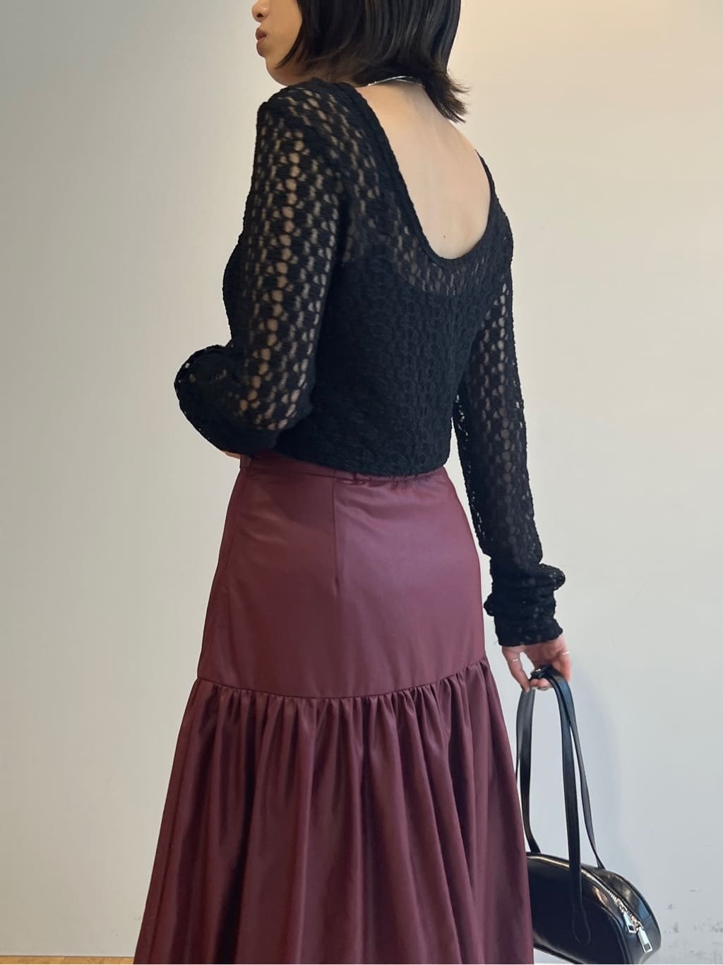 Harukaさんの「INDIVI｜レザーライクマキシスカート」を使ったコーディネート