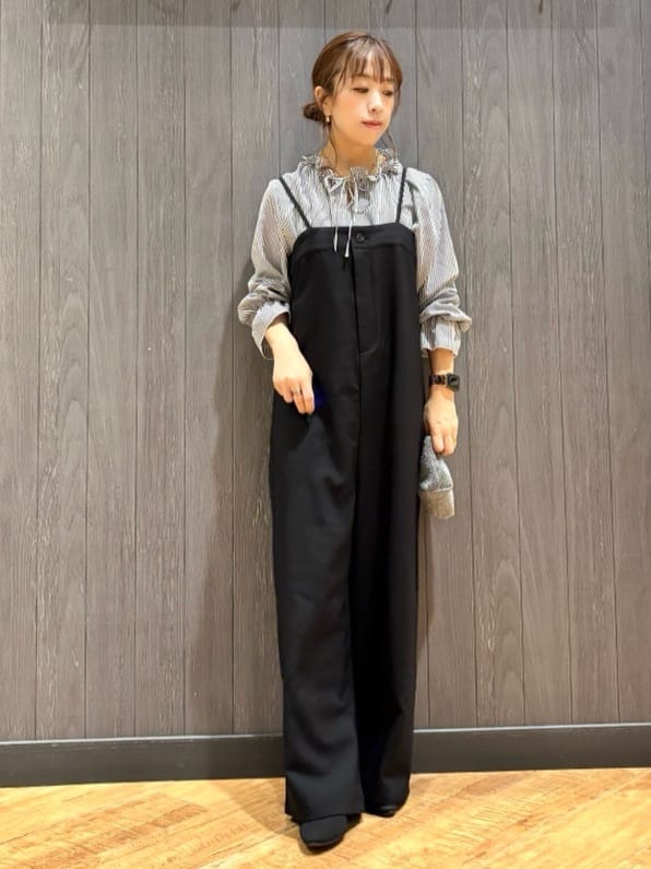 meiさんの「SHOO･LA･RUE｜【S-LL】大人カジュアルに ベアトップ風 キャミサロペット」を使ったコーディネート