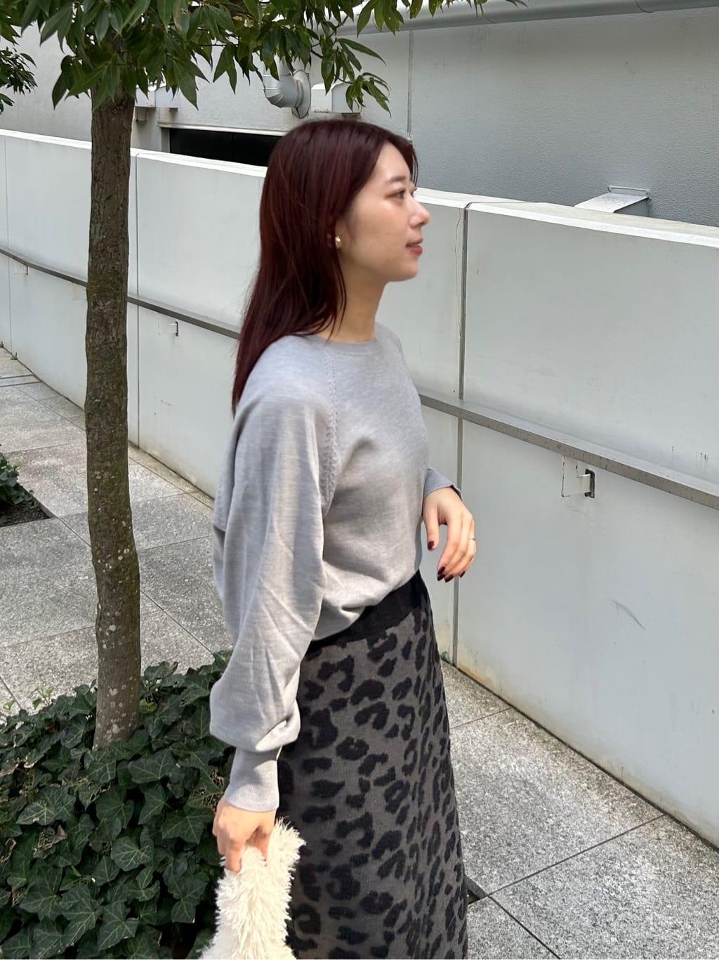 RINAさんの「OPAQUE.CLIP｜ラグランクルーネックニット／エクストラファインメリノウール【THEシリーズ／洗濯機OK】」を使ったコーディネート