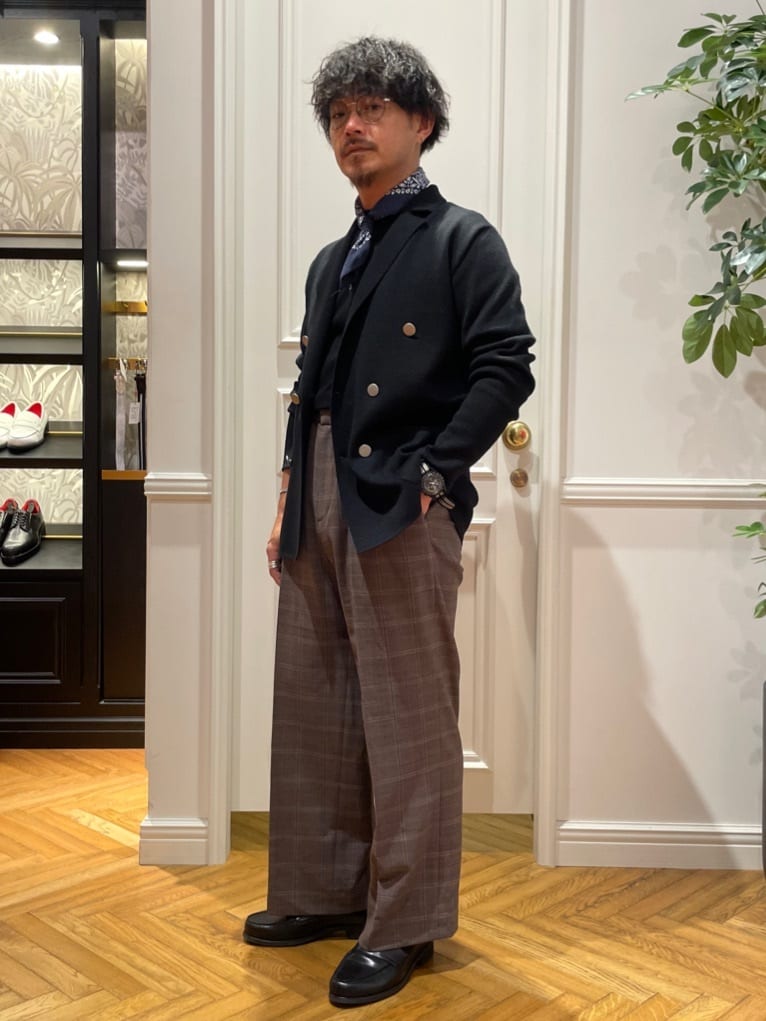 鶴田大士さんの「DRESSTERIOR｜ダブルブレスト ニットジャケット」を使ったコーディネート