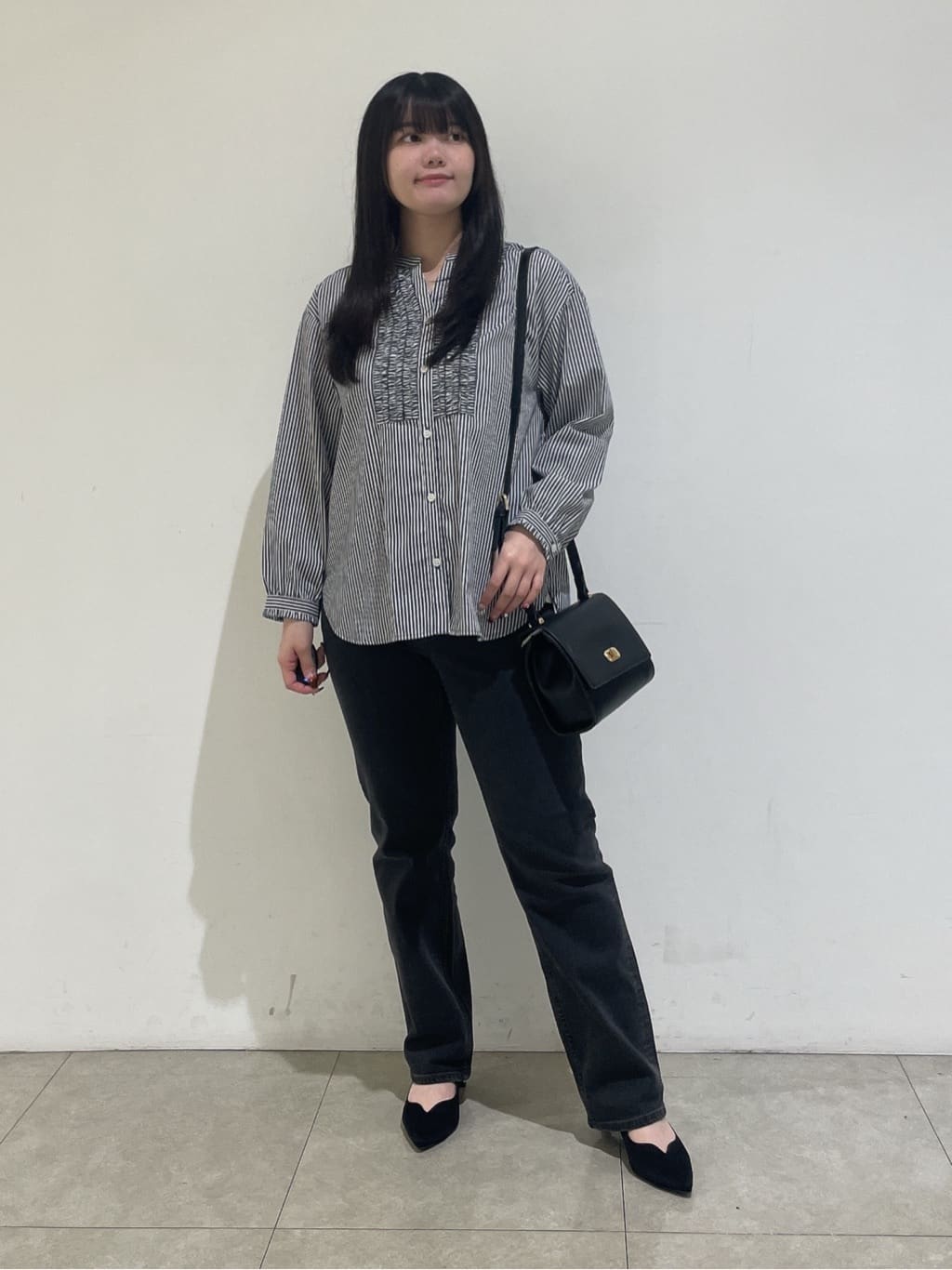 emikaさんの「INDIVI｜【洗える】胸元タックフリル長袖ブラウス」を使ったコーディネート