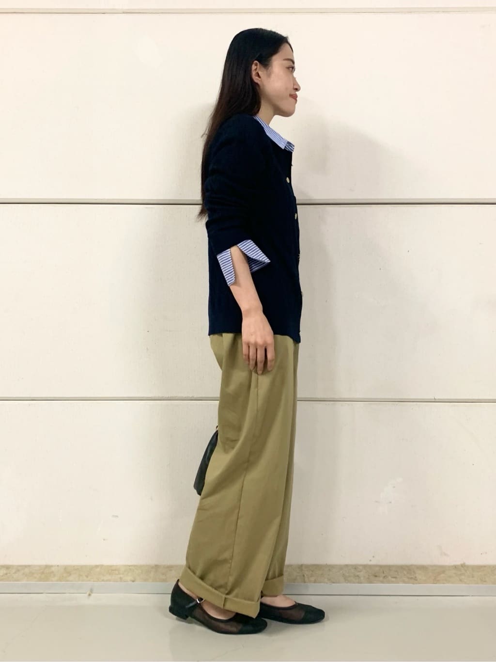 sahoさんの「THE SHOP TK｜【着るだけでコーデ完成】シャツレイヤード風 ケーブルニット」を使ったコーディネート
