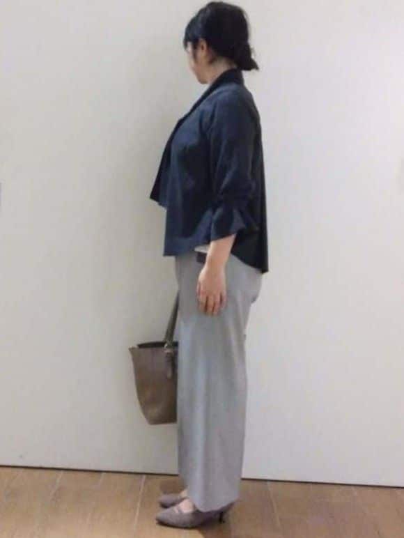 sakoさんの「Reflect｜【キレイめスタイル／通勤におすすめ◎】ボウタイシャンブレーカラーブラウス」を使ったコーディネート