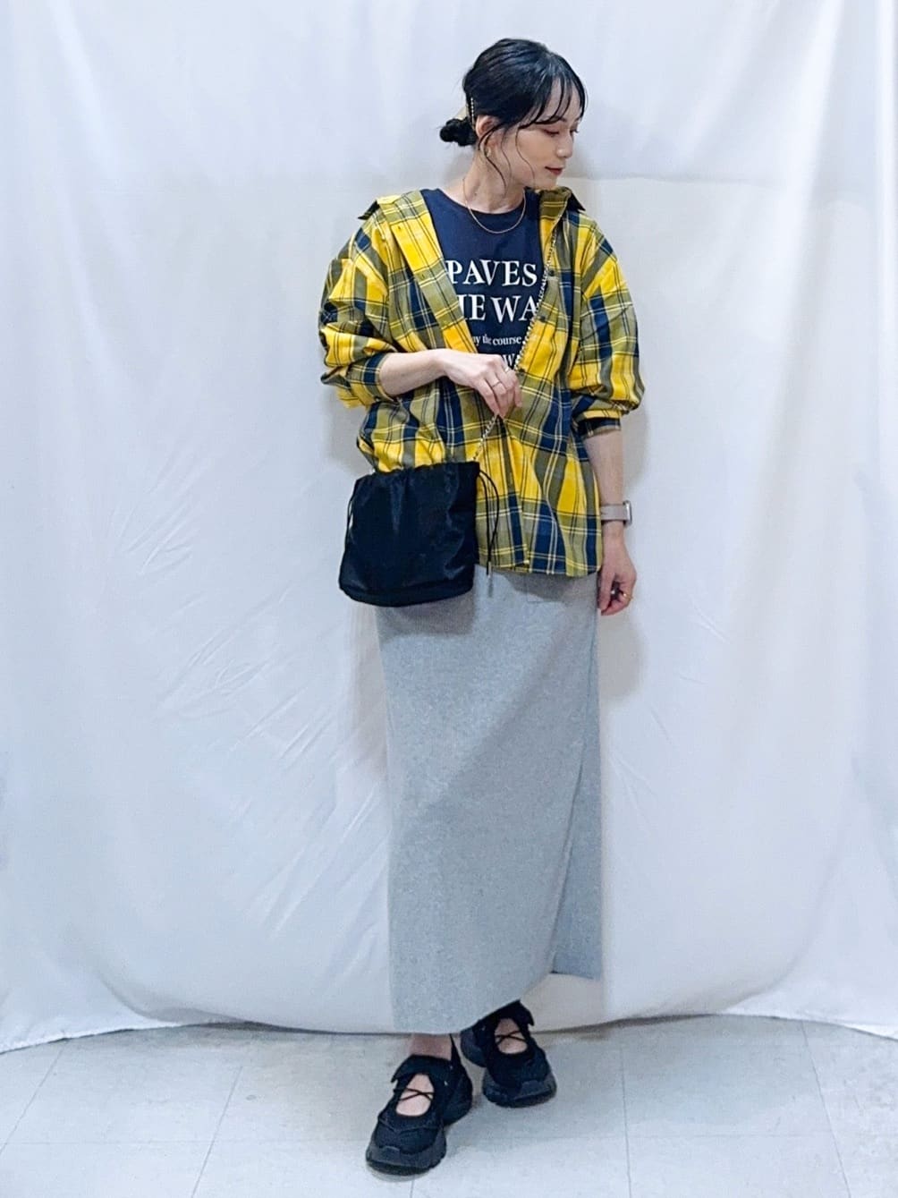 𝐇𝐢𝐫𝐨𝐦𝐢さんの「SHOO･LA･RUE｜【洗濯機可/S-LL】程よい抜け感 大人のチェックシャツ」を使ったコーディネート