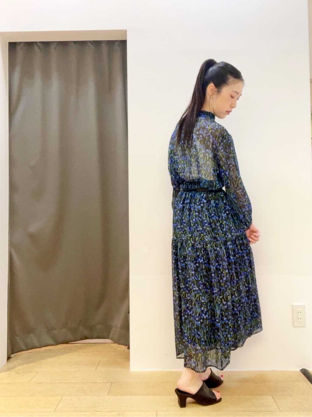 yukoさんの「INDIVI｜【秋映え柄/セットアップ可能】フラワーシフォンブラウス」を使ったコーディネート
