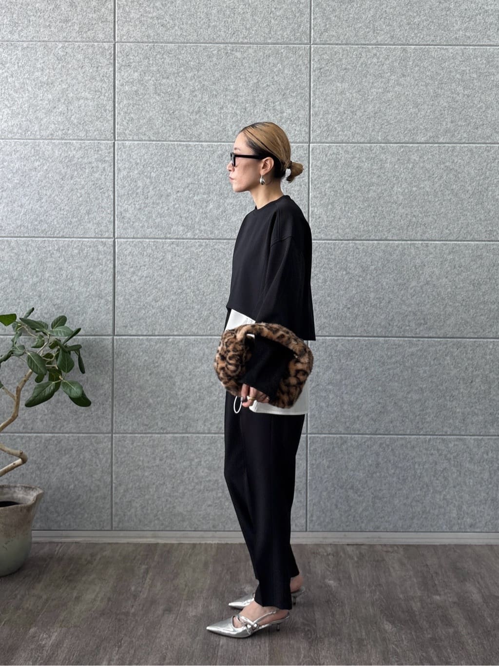 kotakiさんの「INDIVI｜Comfy SET UP｜イージーテーパードパンツ【セットアップ対応／通勤/カセット服】」を使ったコーディネート
