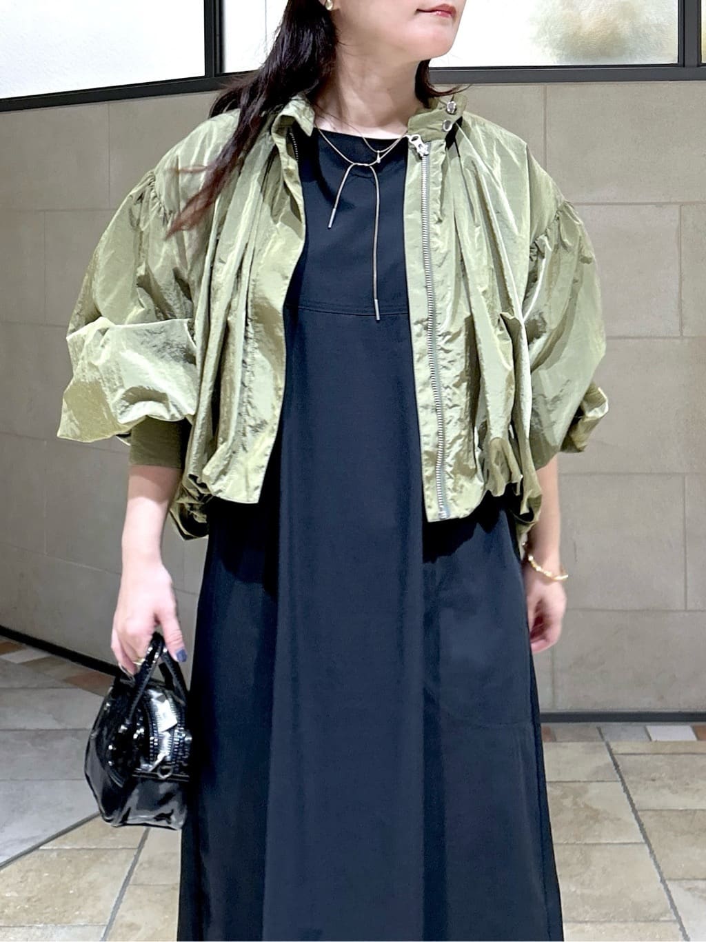 よねさんの「INDIVI｜フォルムスリーブワンピース」を使ったコーディネート