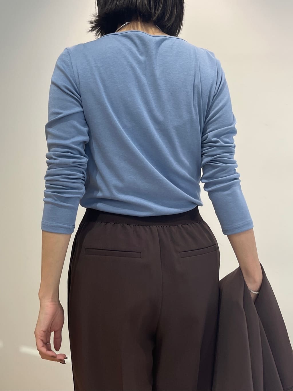 Harukaさんの「INDIVI｜Comfy SET UP｜イージーストレートワイドパンツ【セットアップ対応／通勤/カセット服】」を使ったコーディネート