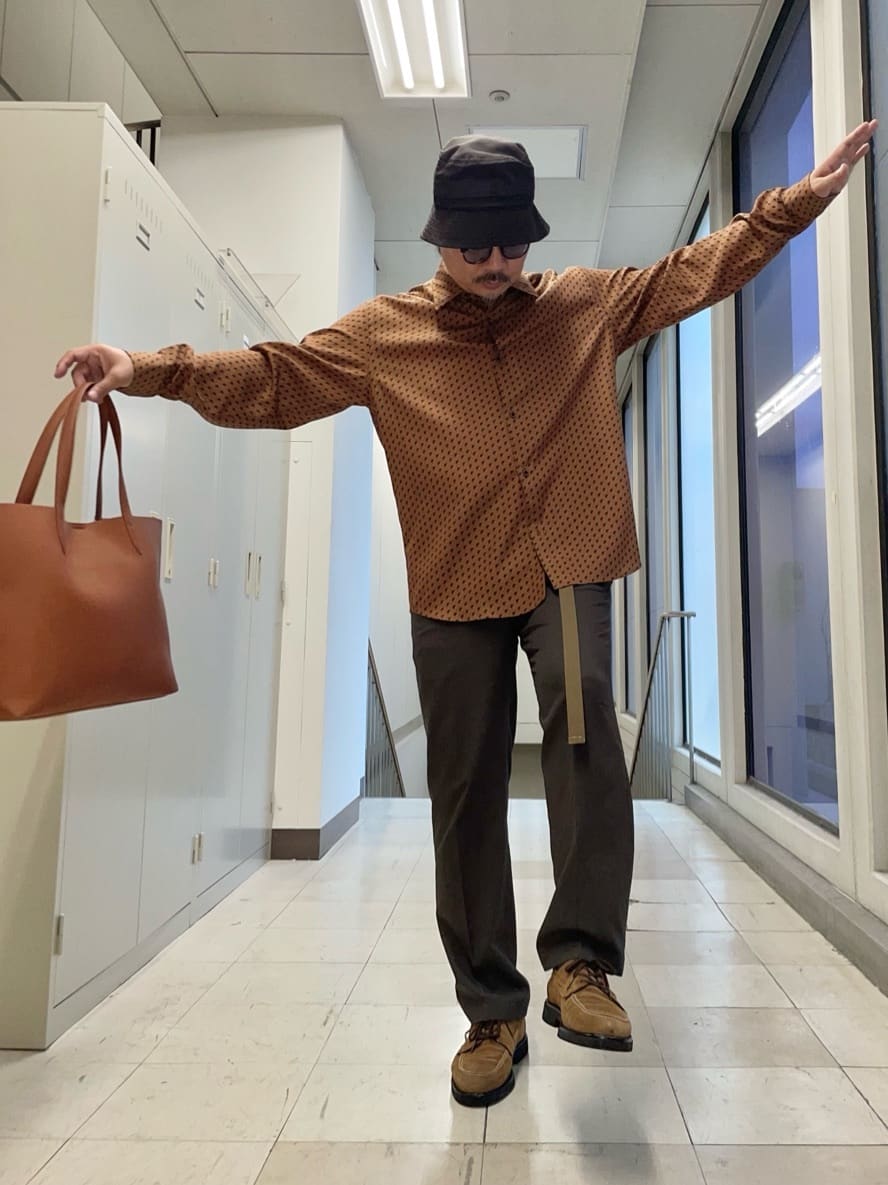 MAKOTO AIさんの「TAKEO KIKUCHI｜ボーラーハット柄 長袖シャツ」を使ったコーディネート