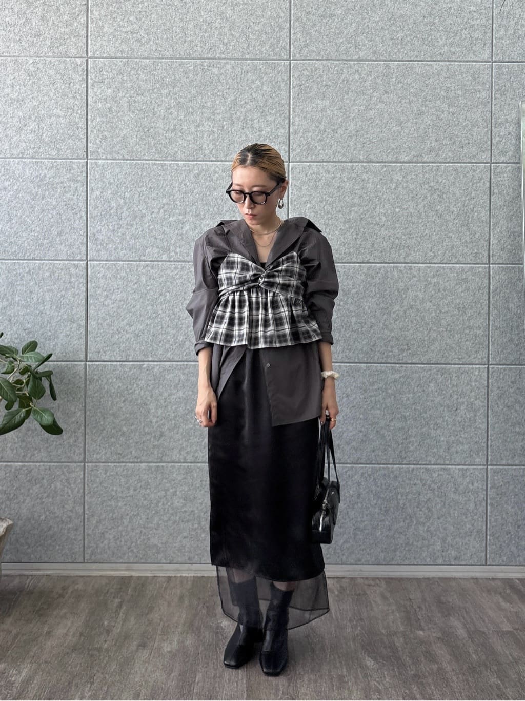 kotakiさんの「INDIVI｜オンブレチェックビスチェ」を使ったコーディネート