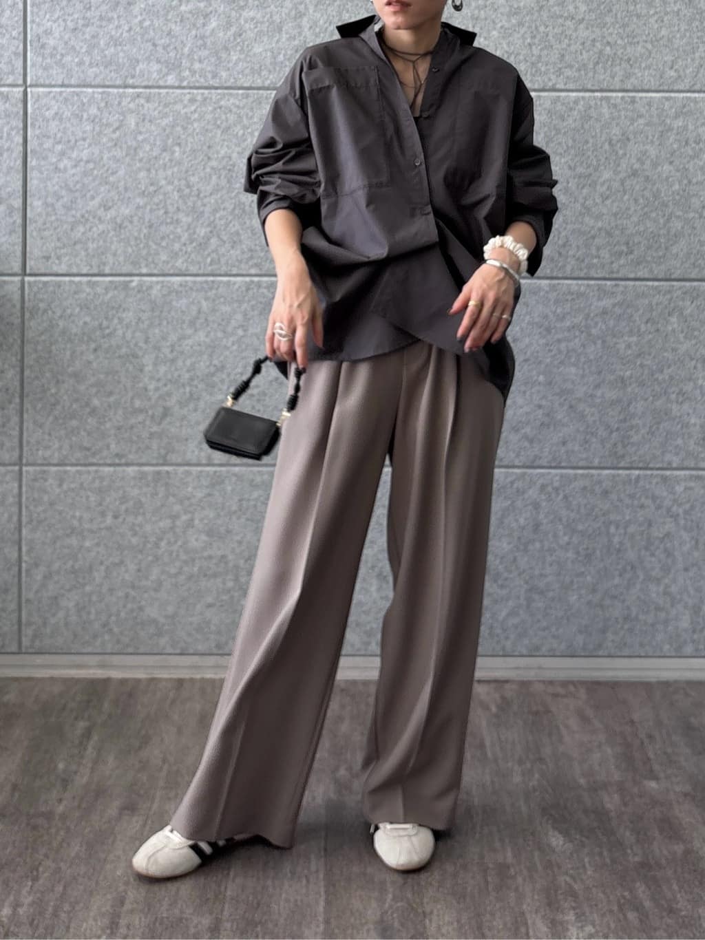 kotakiさんの「INDIVI｜◆Comfy SET UP｜イージーストレートワイドパンツ【セットアップ対応／通勤/カセット服】」を使ったコーディネート