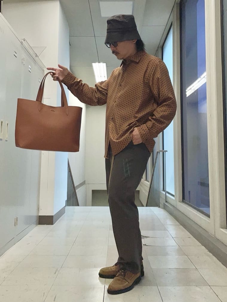 MAKOTO AIさんの「TAKEO KIKUCHI｜ボーラーハット柄 長袖シャツ」を使ったコーディネート