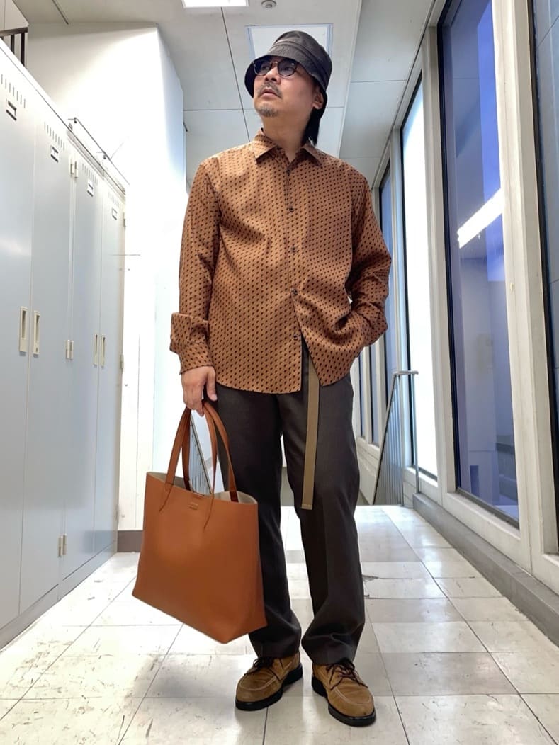 MAKOTO AIさんの「TAKEO KIKUCHI｜ボーラーハット柄 長袖シャツ」を使ったコーディネート