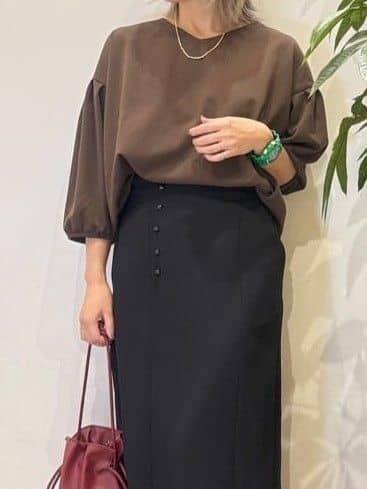 misakiさんの「SHOO･LA･RUE｜【2点セット/7分袖】大人のきれい見え お袖タック入りアクセ付きトップス」を使ったコーディネート