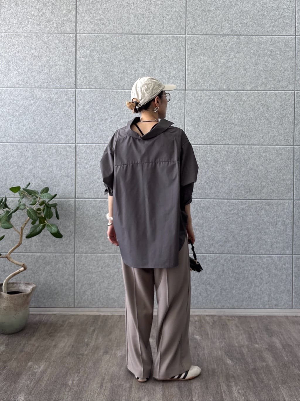kotakiさんの「INDIVI｜◆Comfy SET UP｜イージーストレートワイドパンツ【セットアップ対応／通勤/カセット服】」を使ったコーディネート