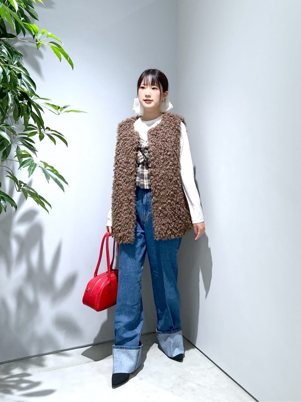 Renoさんの「INDIVI｜オンブレチェックビスチェ」を使ったコーディネート