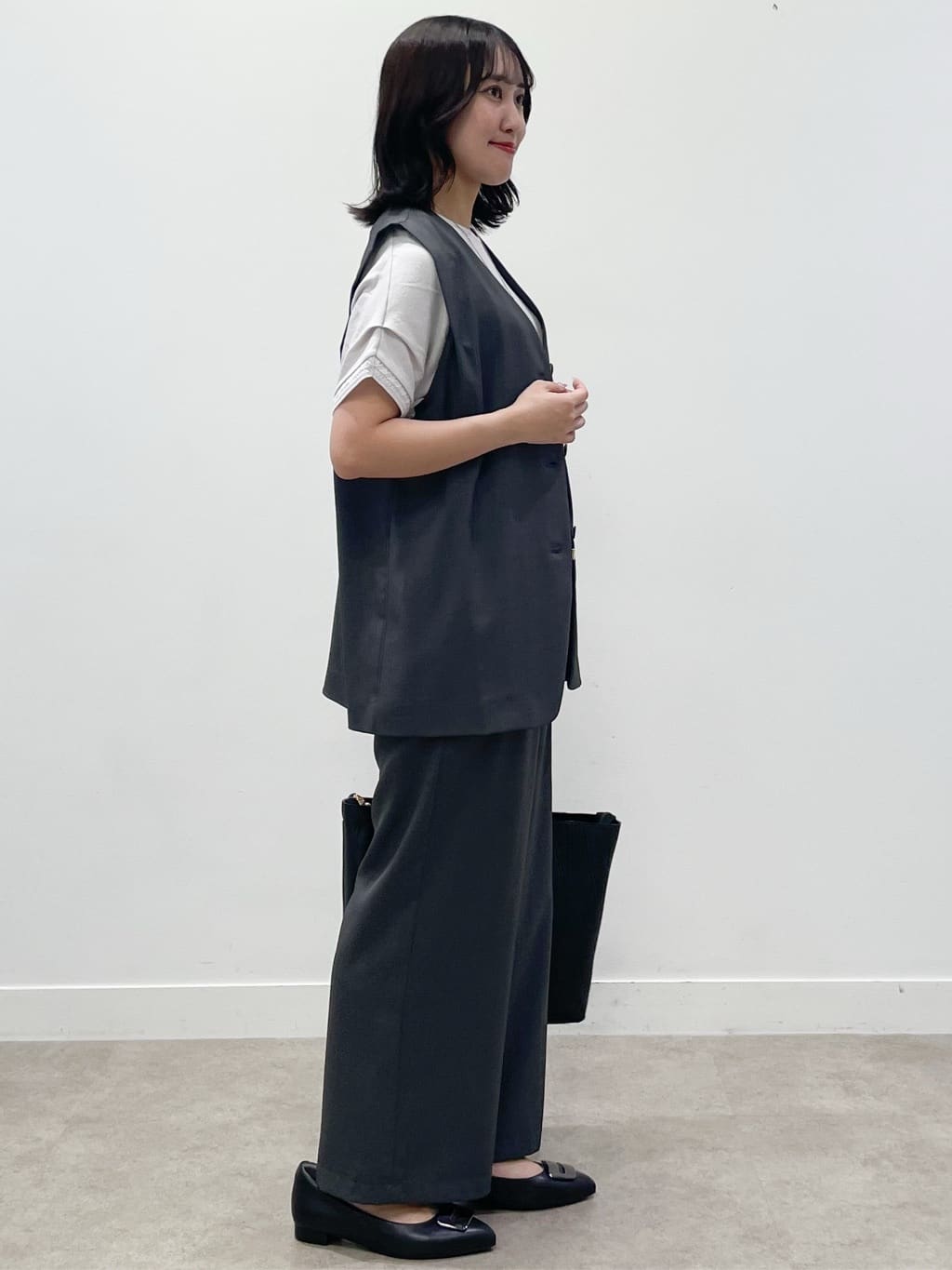 yukariさんの「Reflect｜【ウエスト総ゴム／セットアップ／単品使いOK◎】ベスト＋ストレートパンツセット」を使ったコーディネート
