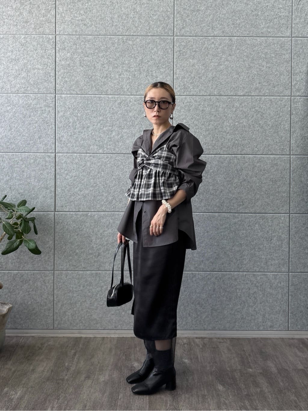 kotakiさんの「INDIVI｜オンブレチェックビスチェ」を使ったコーディネート
