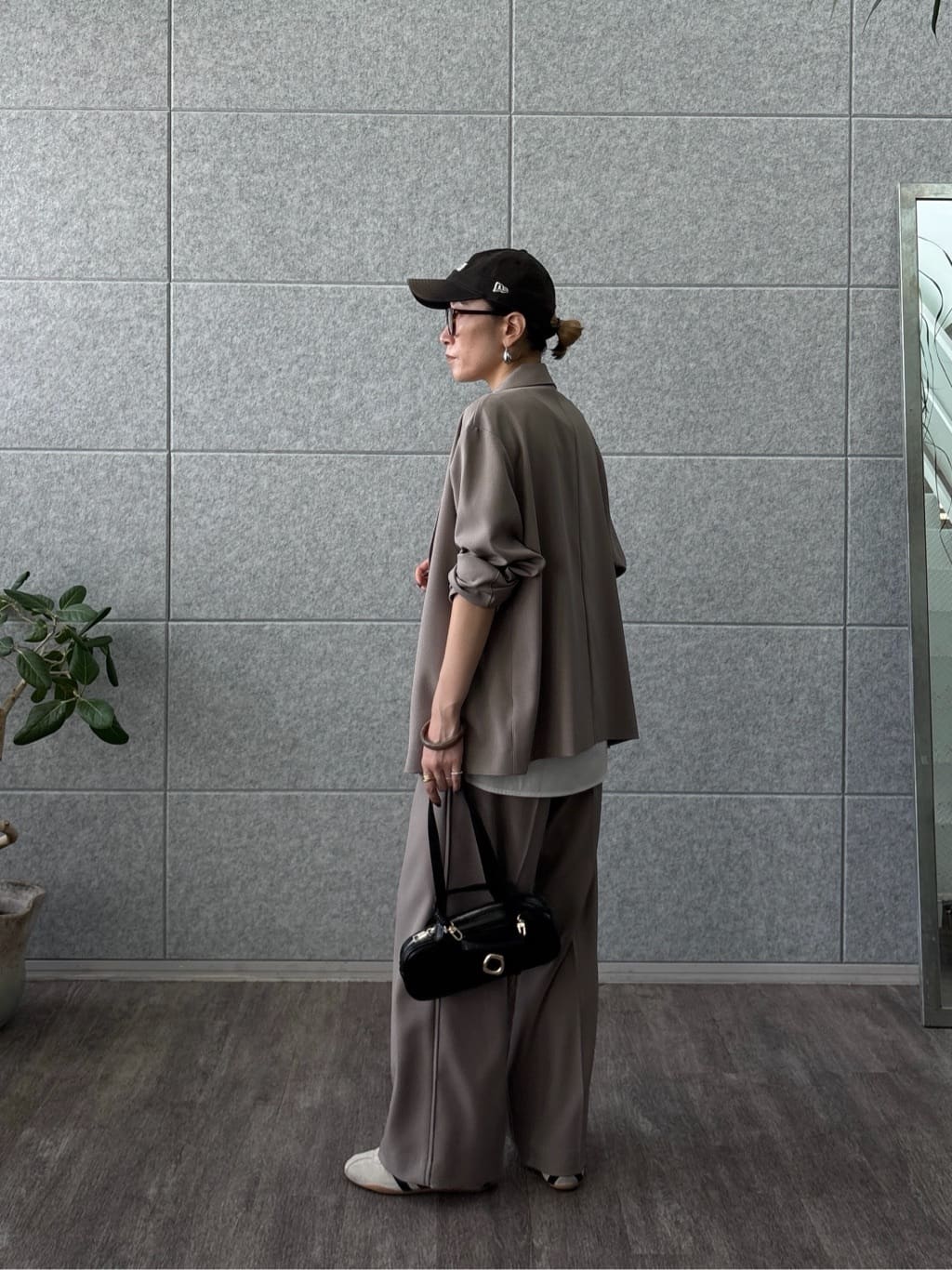 kotakiさんの「INDIVI｜Comfy SET UP｜イージーストレートワイドパンツ【セットアップ対応／通勤/カセット服】」を使ったコーディネート