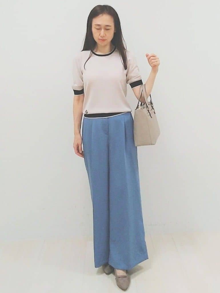 SANAさんの「Reflect｜【WEB先行カラーあり／手洗い可／アンサンブル可】バイカラーカーディガン」を使ったコーディネート