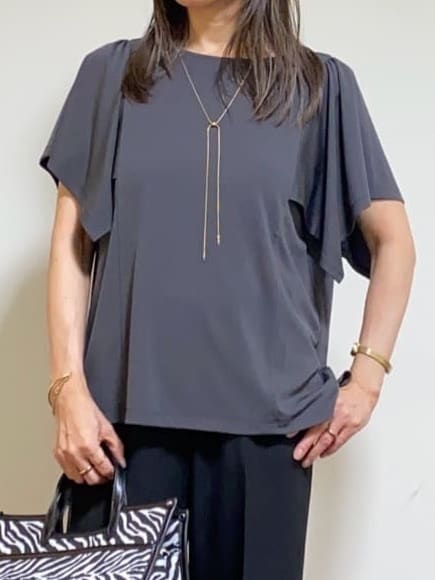 tomoさんの「UNTITLED｜【接触冷感/UVカット/ウエストゴム】センタープレスツイルパンツ」を使ったコーディネート