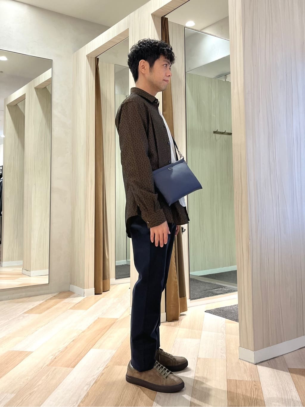 URAさんの「TAKEO KIKUCHI｜【Made in JAPAN】播州織 ドビー千鳥シャツ」を使ったコーディネート