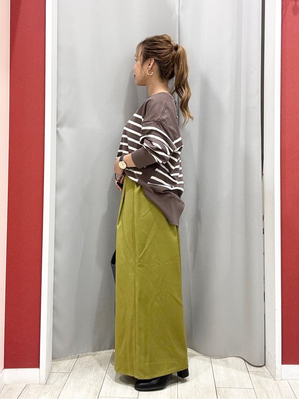 shioさんの「SHOO･LA･RUE｜【S-LL/2点セット】脚のラインを拾いにくい ベルト付きタックスカーチョパンツ」を使ったコーディネート