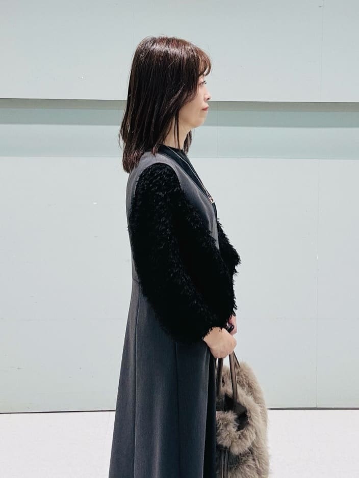 makiさんの「UNTITLED｜【丸首/Tシャツ風/短丈】シャギースリーブ ポンチカットソー」を使ったコーディネート