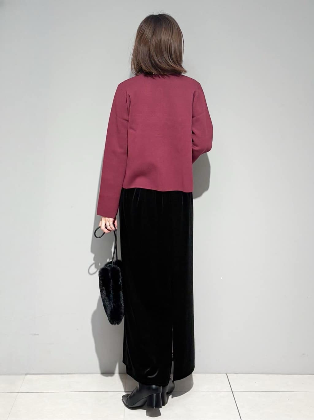 yさんの「OPAQUE.CLIP｜【11色展開】フェイクファースクエアミニポシェット」を使ったコーディネート